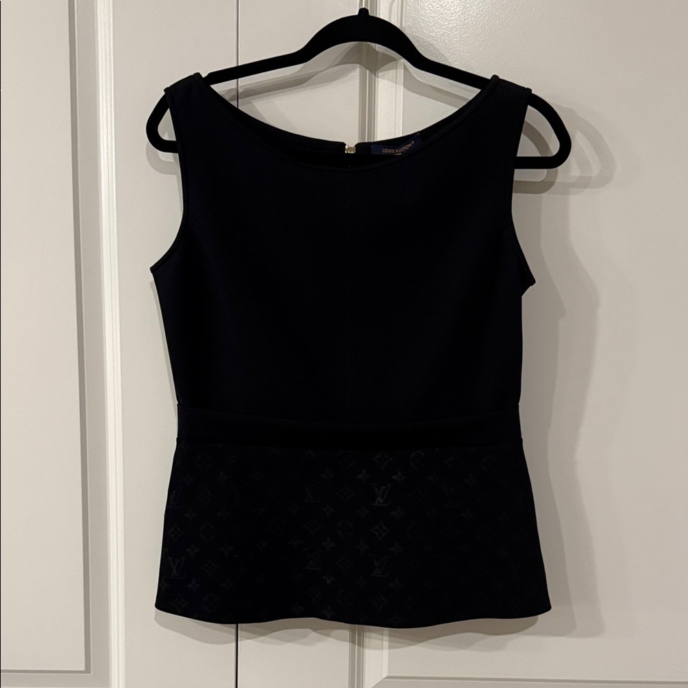NWT Louis Vuitton Black Embossed Monogram Fitted Top size 42